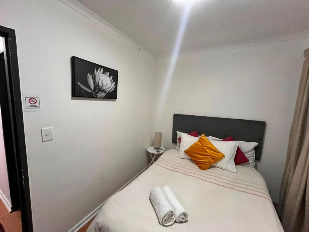Kay's Guest Apartments - View 5