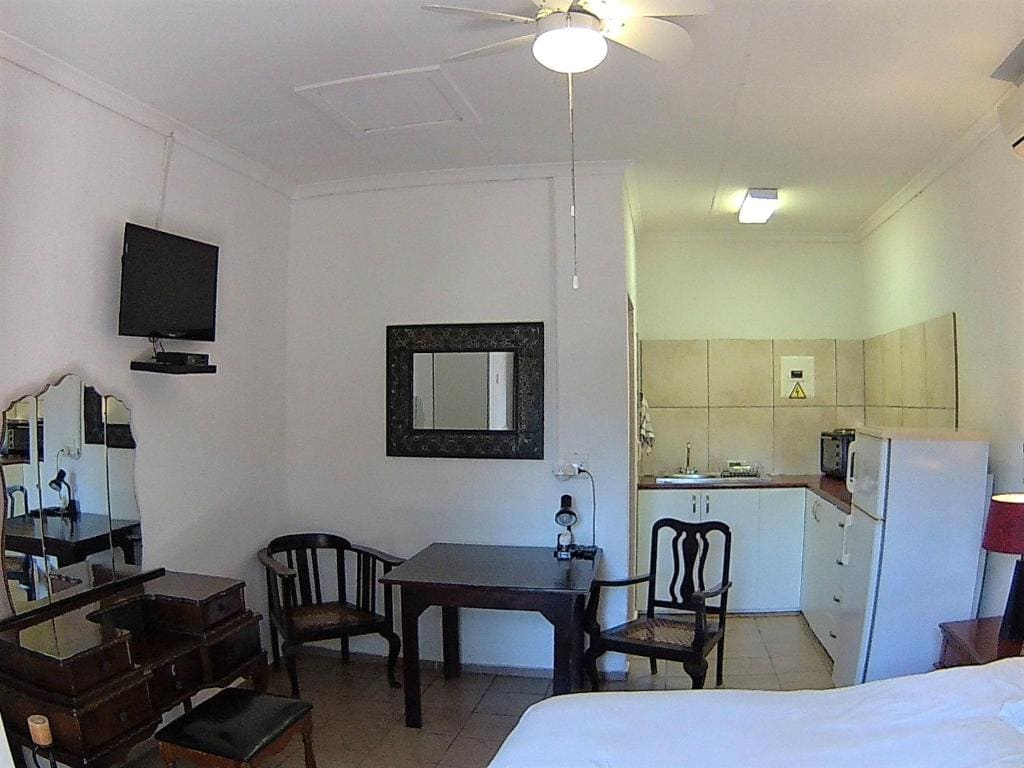 Kuru-Kuru Guesthouse - View 7