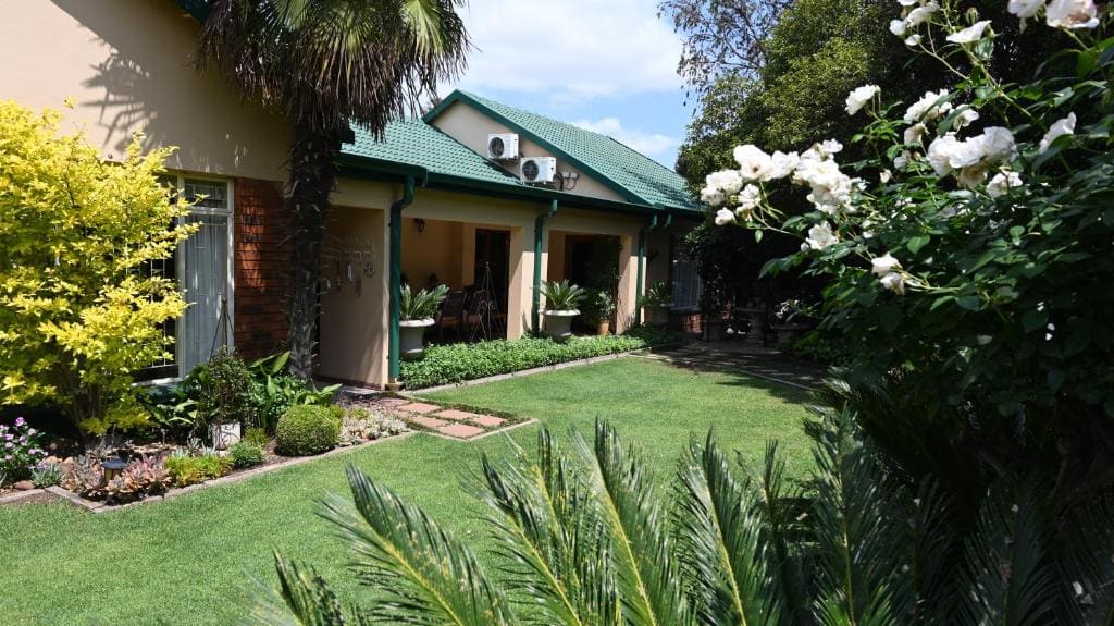 Lamor Guest House - Main view