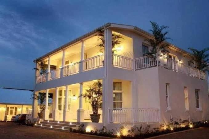 Luxe Avondale Boutique Hotel - View 4
