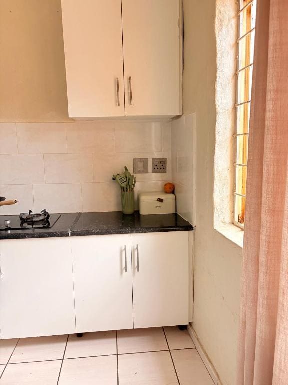 Mini Cottage Home - View 6