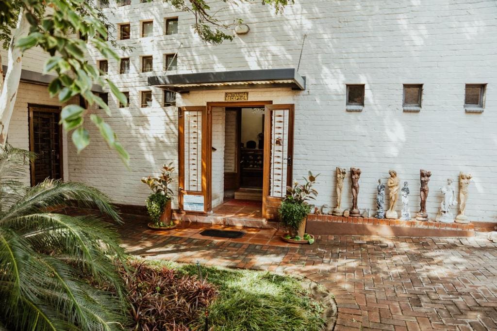 Ons Dorpshuis Guesthouse - Main view