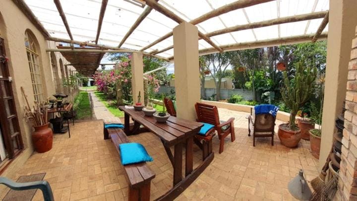 Oom Daan's B&B - Main view