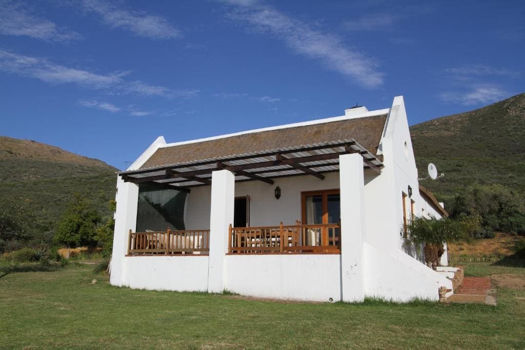 Oudekloof Wine Estate - Main view