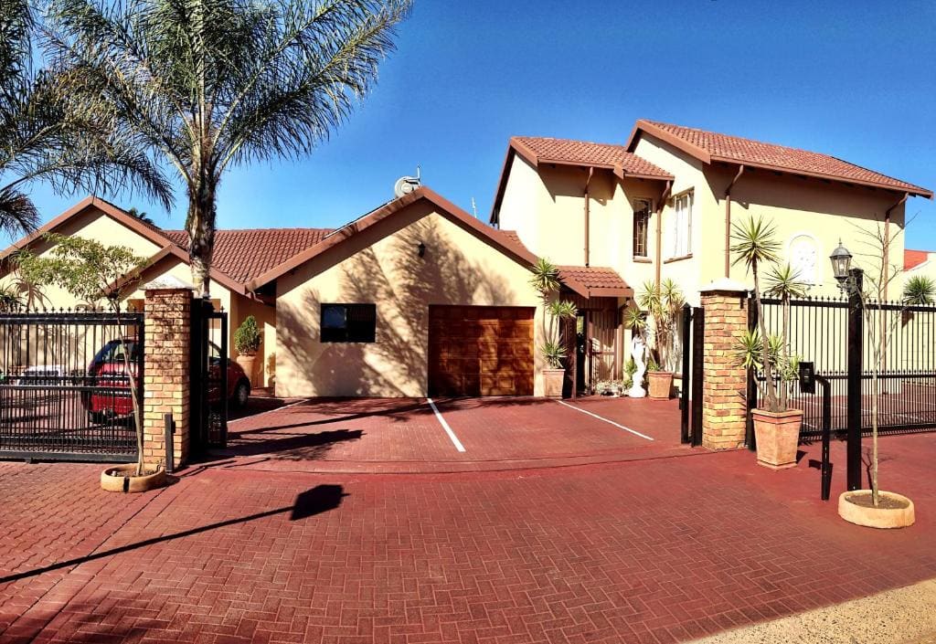 Pilgrims Delight Guest House - Main view