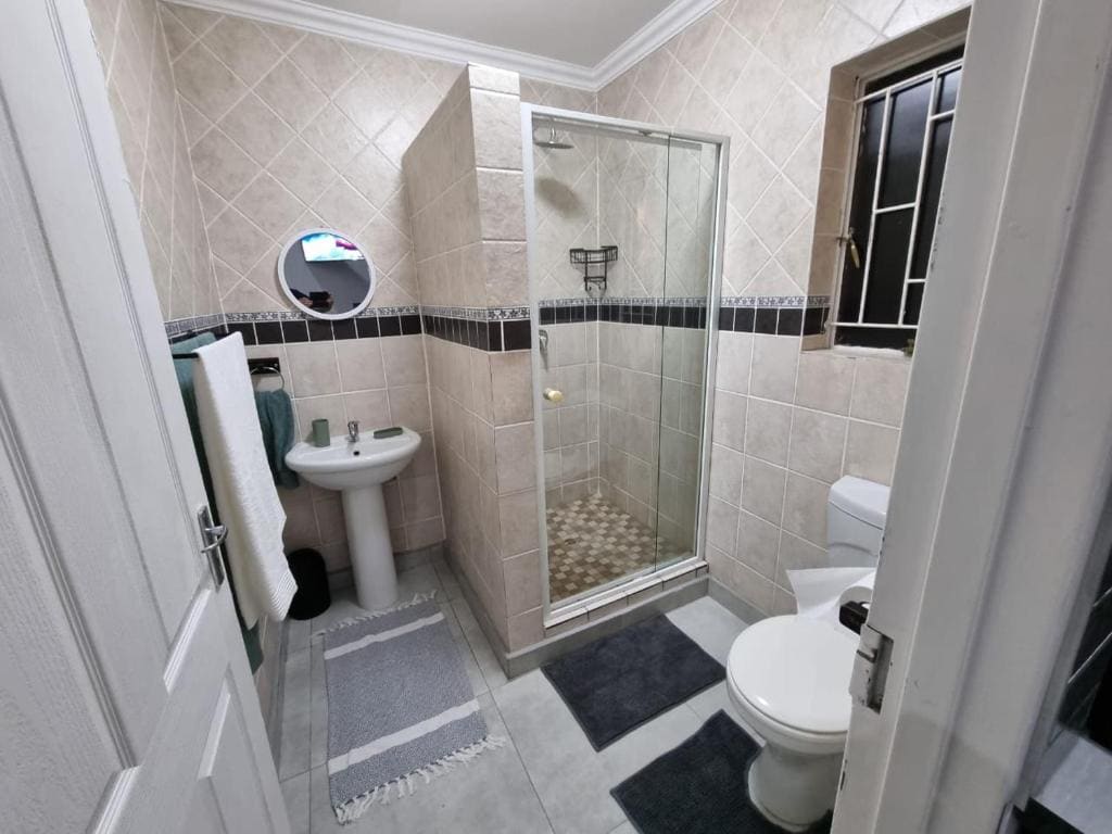 Seasons Inn Self-catering guesthouse - View 3