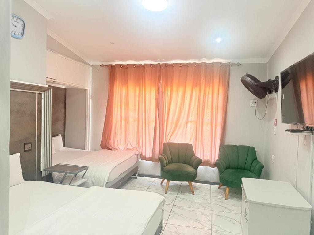 Silent Night Guest House Sunnyside Pretoria - View 2