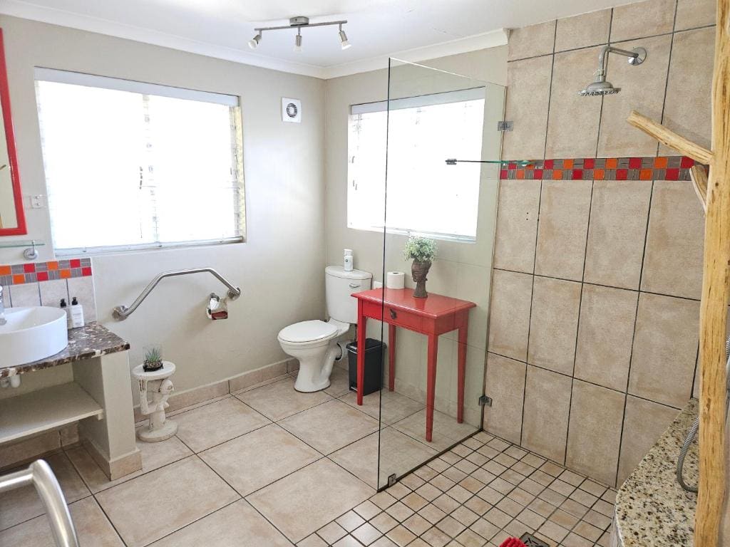 Stannards Guest Lodge 4 Star B&B, Knysna - View 3