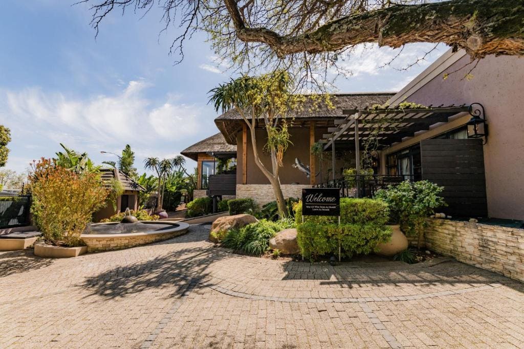 SW1 Lodge - Main view