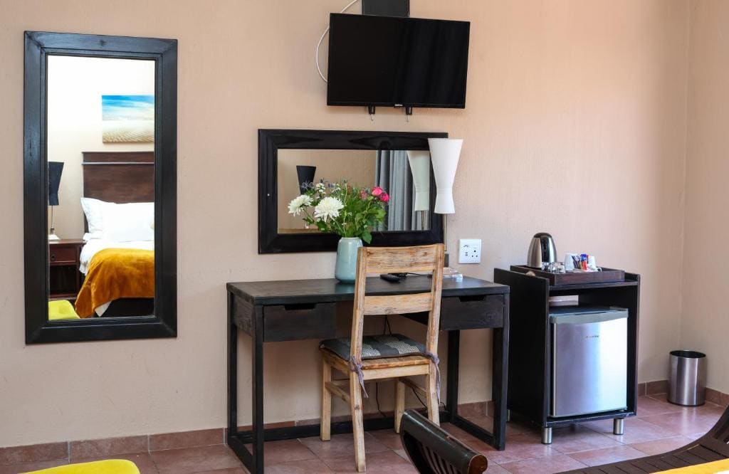 Thaba Legae Guest Lodge - View 3
