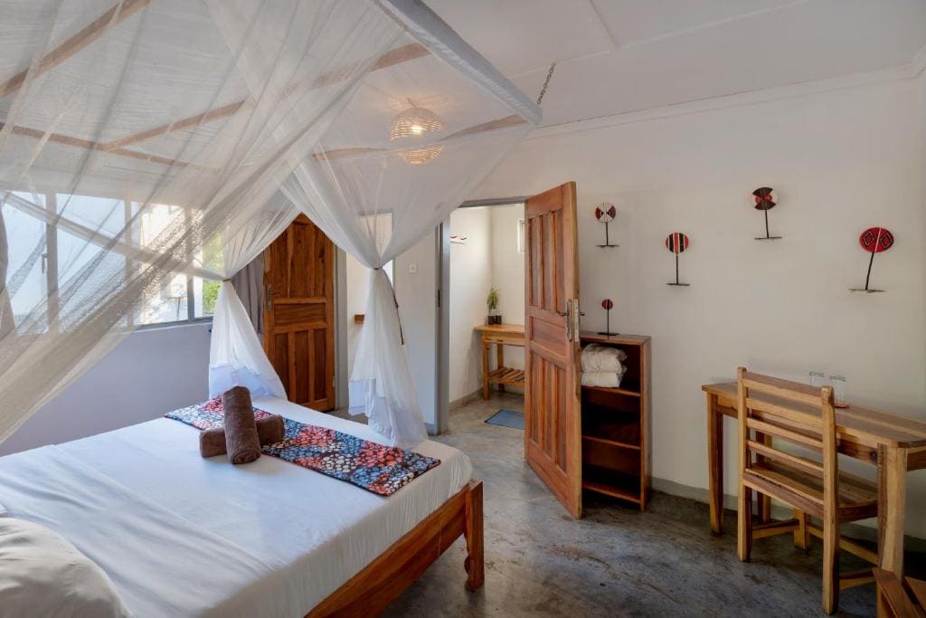 Kamunjila Lodge - View 2