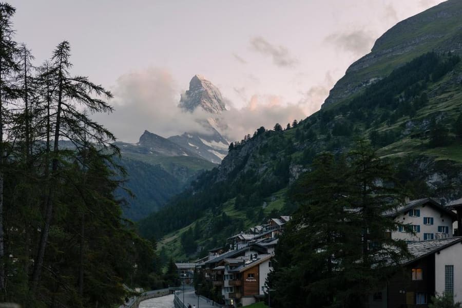 SCHLOSS Zermatt - CBD & Adaptogenic Spa and Sport Hotel
