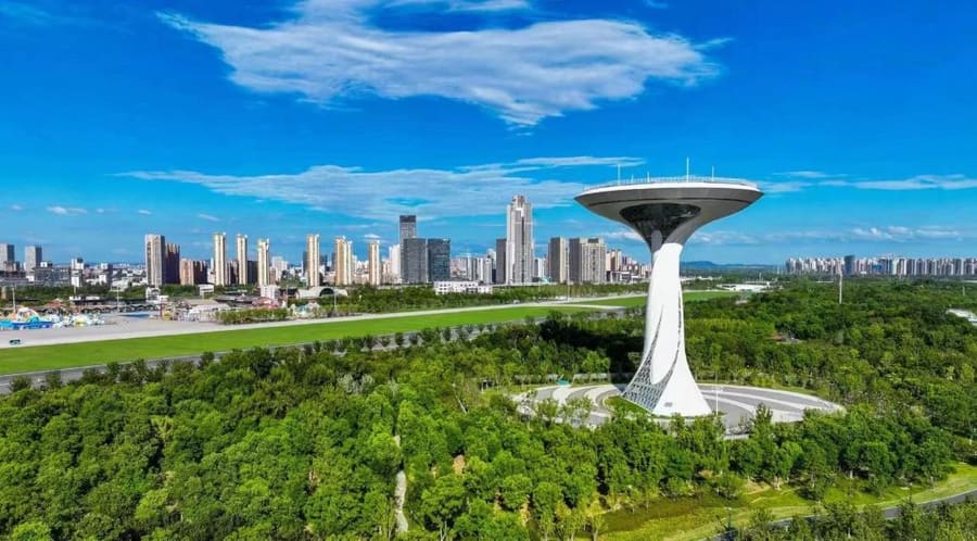 voco Hefei Binhu by IHG