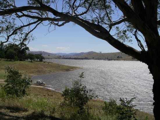 Lake Hume Dam