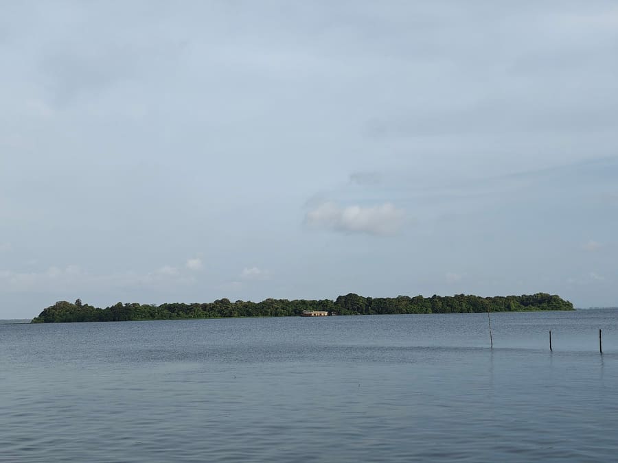 Pathiramanal Island