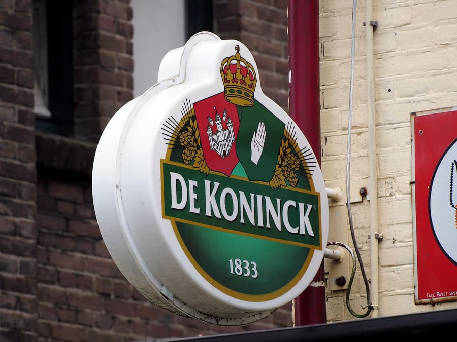 A fresh draft of De Koninck served in its signature stemless Bolleke glass.