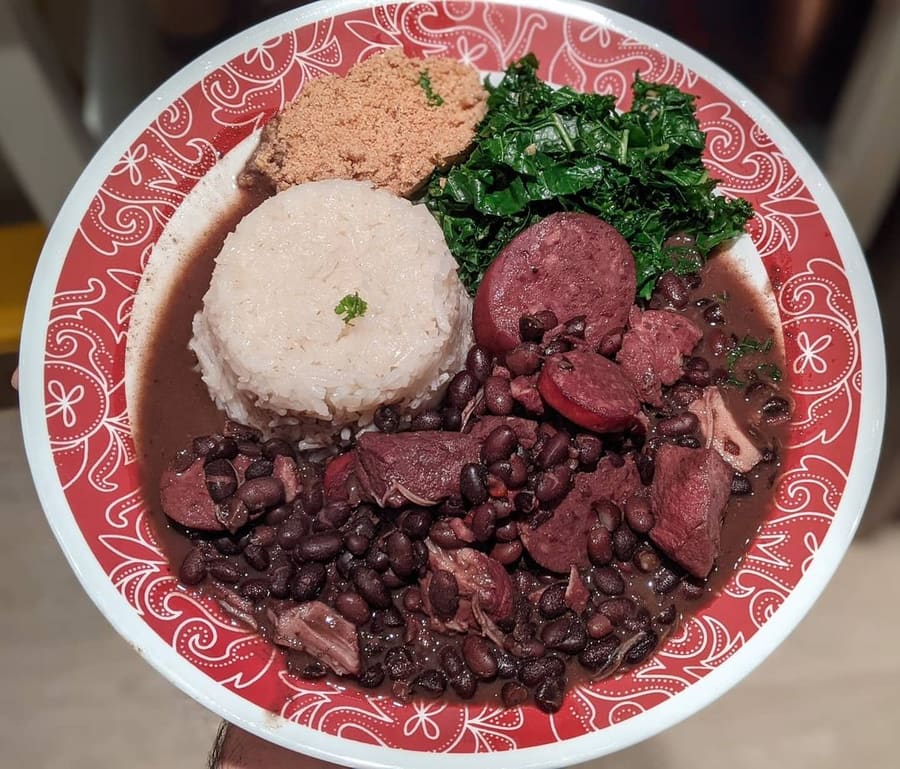 Regional dishes served self-service style at a buffet near Centro.