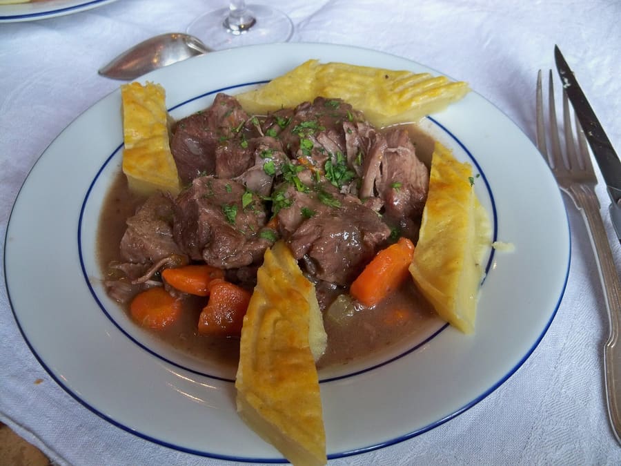 Daube avignonnaise, traditional lamb stew braised with white wine and garlic.
