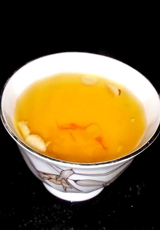 Sulaimani tea served plain or spiced with salt and lemon in the Old City.
