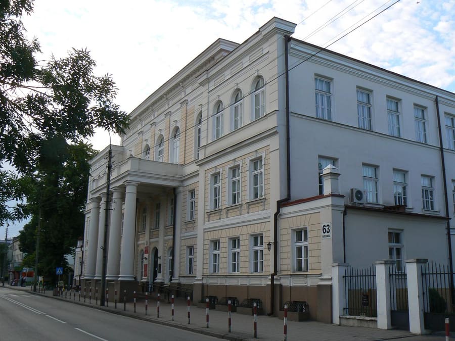 Bojary District