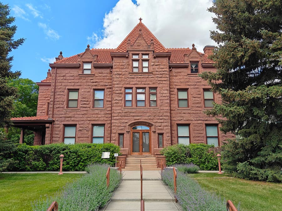 Moss Mansion