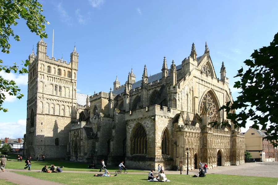Cathedral Close & High Street