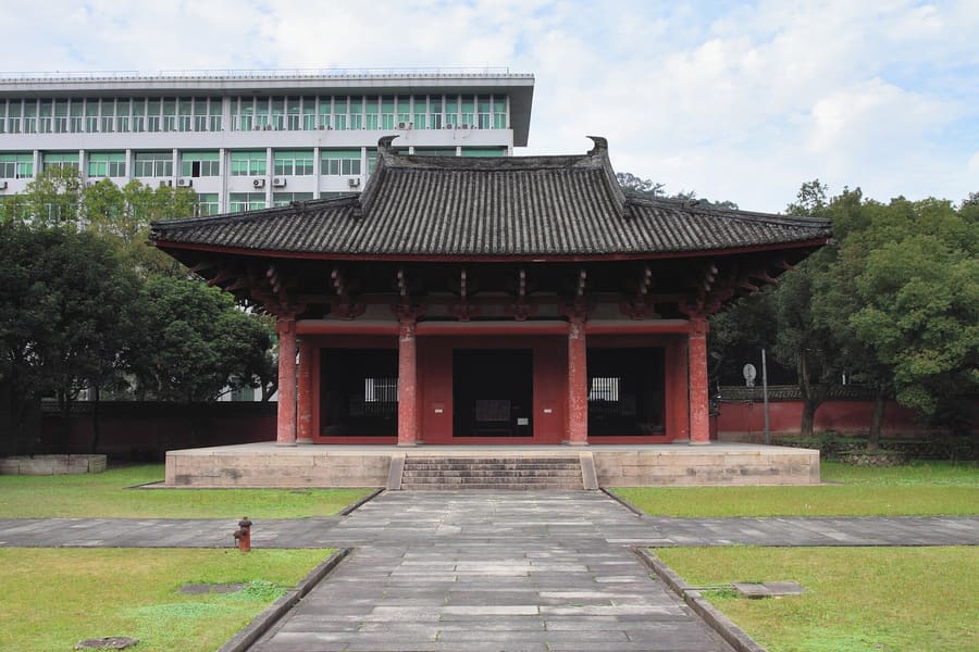 Hualin Temple