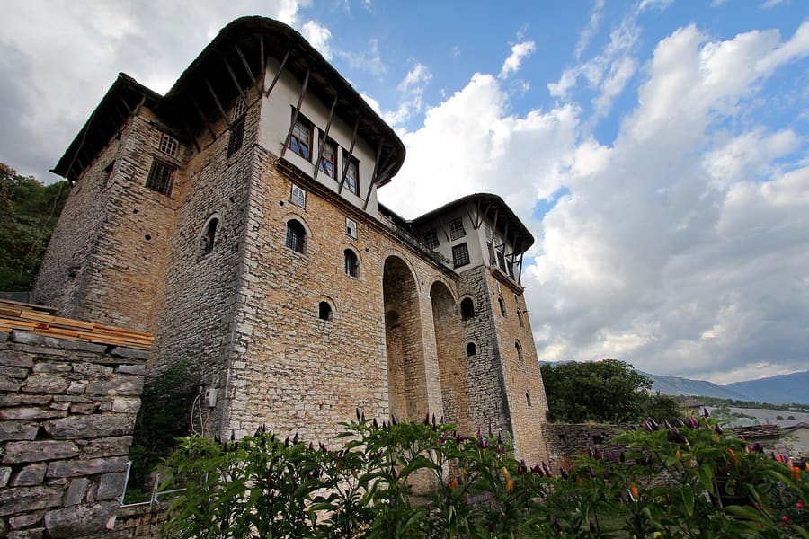 Zekate House