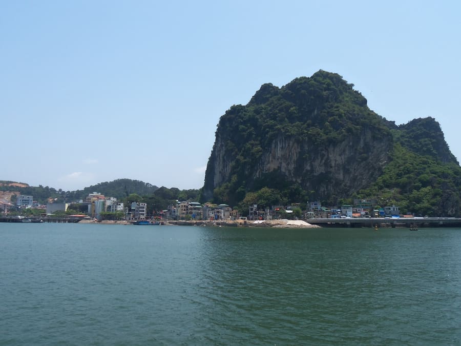 Bai Tho Mountain