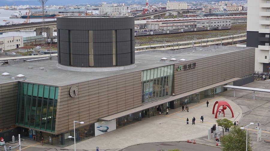 Ekimae (Station)