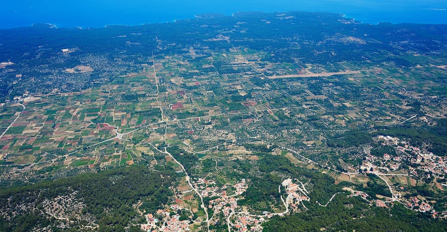 Stari Grad Plain