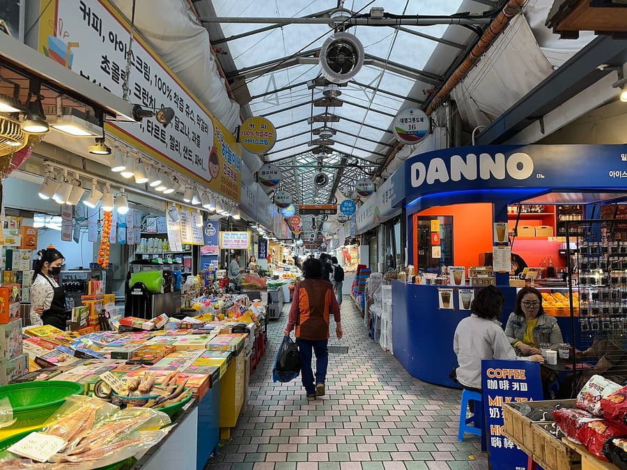 Dongmun Traditional Market