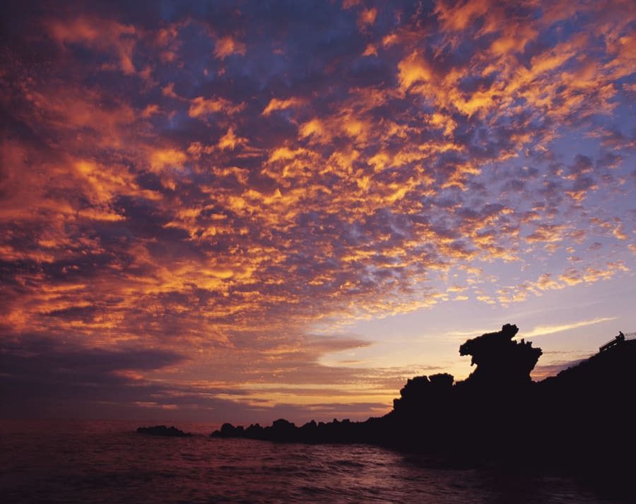 Yongduam Rock