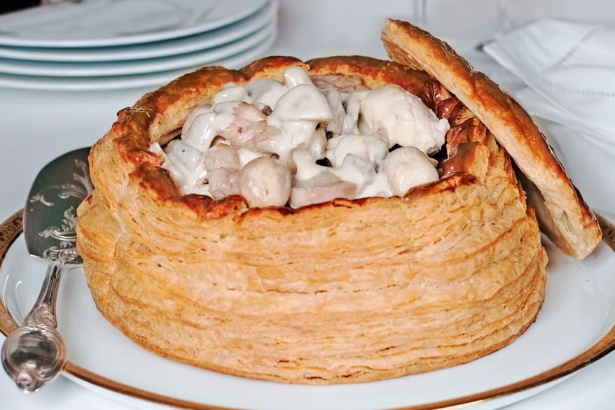 Traditional Lozärner Chügelipastete served with cream sauce.