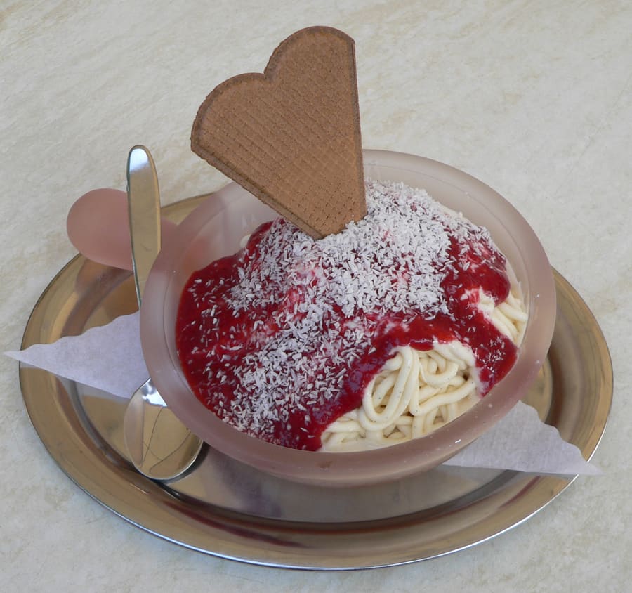 Spaghettieis was invented in Mannheim at Eis Fontanella in 1969.