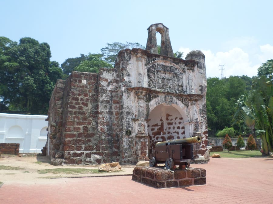 A Famosa Gatehouse