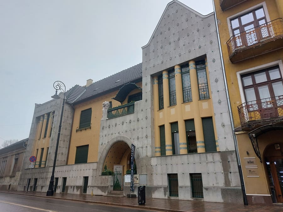 Darvas-La Roche House