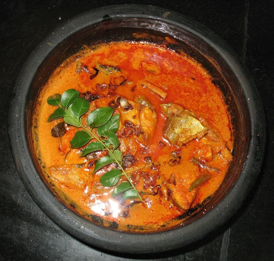 Fresh red snapper curry cooked with coastal spices and served with steamed rice.