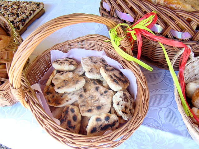 Proziaki served hot off the griddle with herbs and garlic spread.