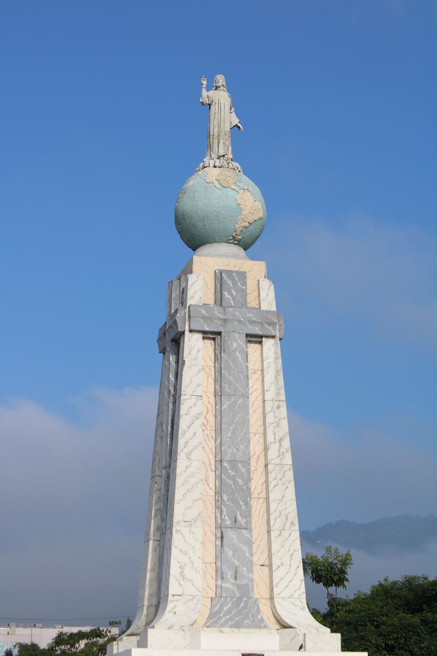 Monumento al Divino Salvador del Mundo