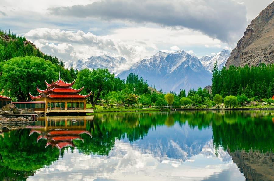 Lower Kachura Lake