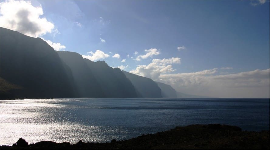 Los Gigantes Cliffs