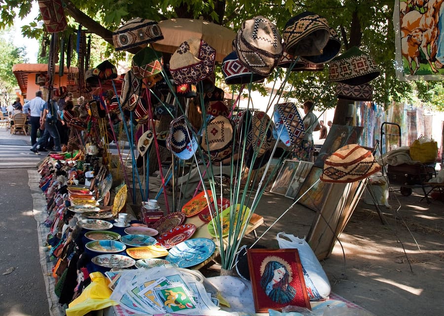 Vernissage Market