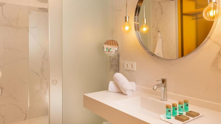 L'Azure Hotel 4* Sup