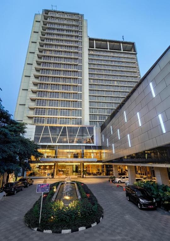 Grand Mercure Solo Baru