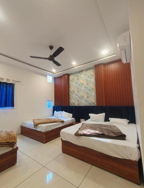 Hotel Ellora