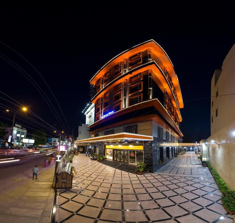 Hotel Benzz Park Vellore