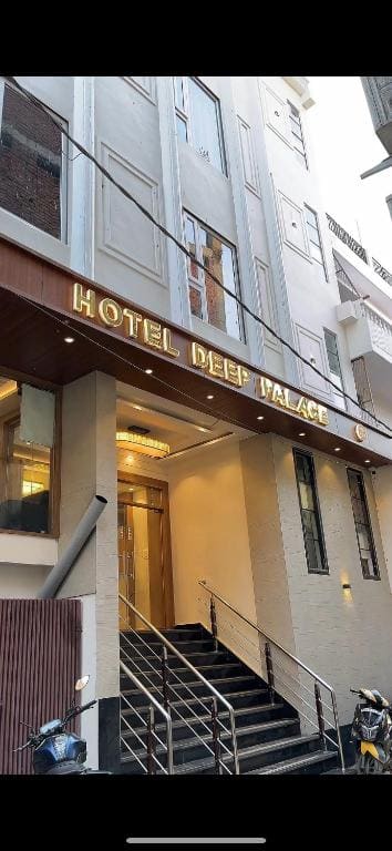 hotel deep palace