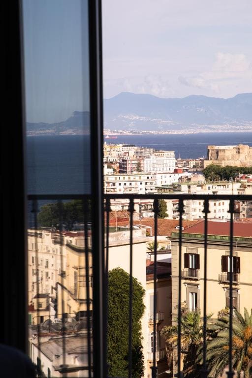 De Bonart Naples, Curio Collection By Hilton