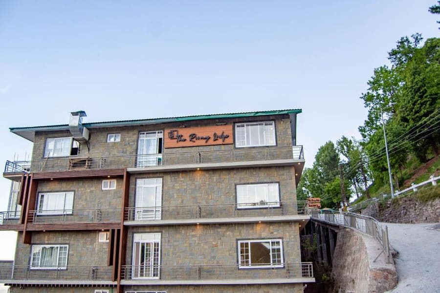 The Roomy Lodge, Murree
